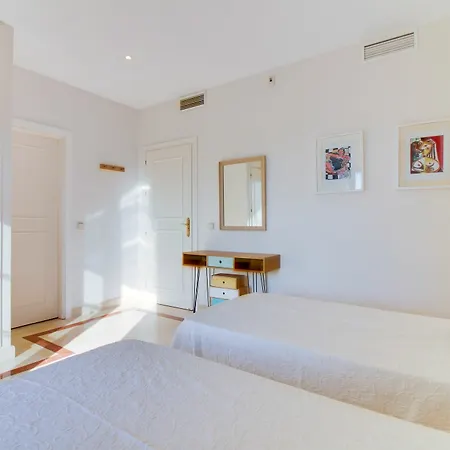 Villa Lirios